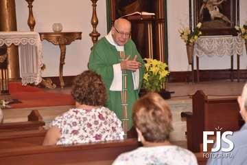 El párroco Eugenio Peñate Suárez se despide de sus feligreses de Tara y San Roque/Francisco Javier Santana y TA.
